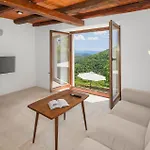 別荘 In With House A Panoramic View Oprtalj