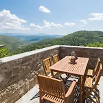 Casa de Férias In With House A Panoramic View