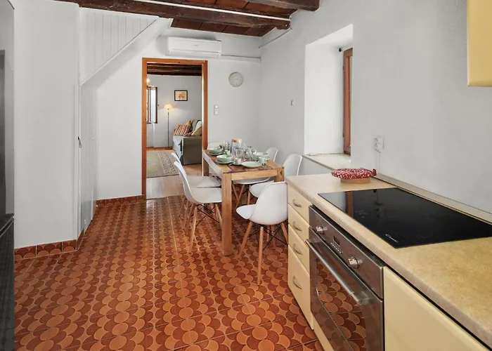 2 Bedroom Beautiful In Vakantiehuis