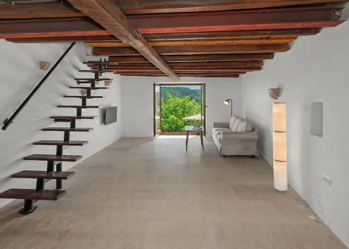 2 Bedroom Beautiful In *